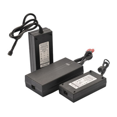 Acessórios de bateria de lítio Lifepo4 12.6V 14.6V 42V 48V Carregador Para Drone E Bike